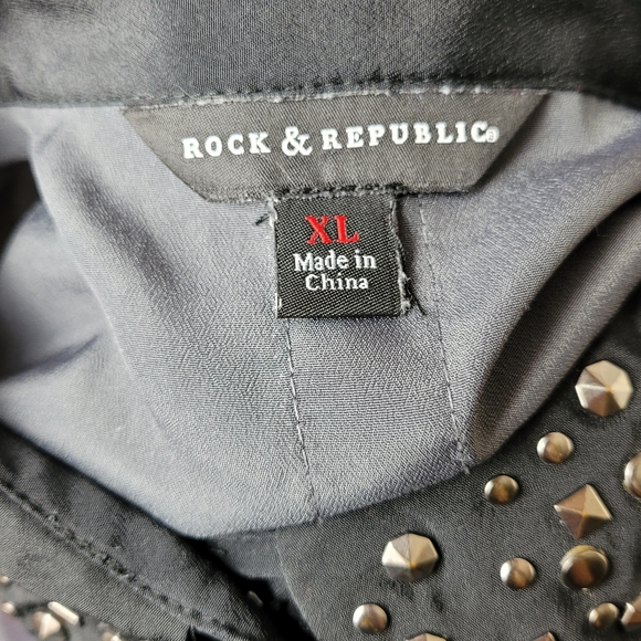 ROCK & REPUBLIC Top Blouse Sleeveless Stud Button - Picture 7 of 8